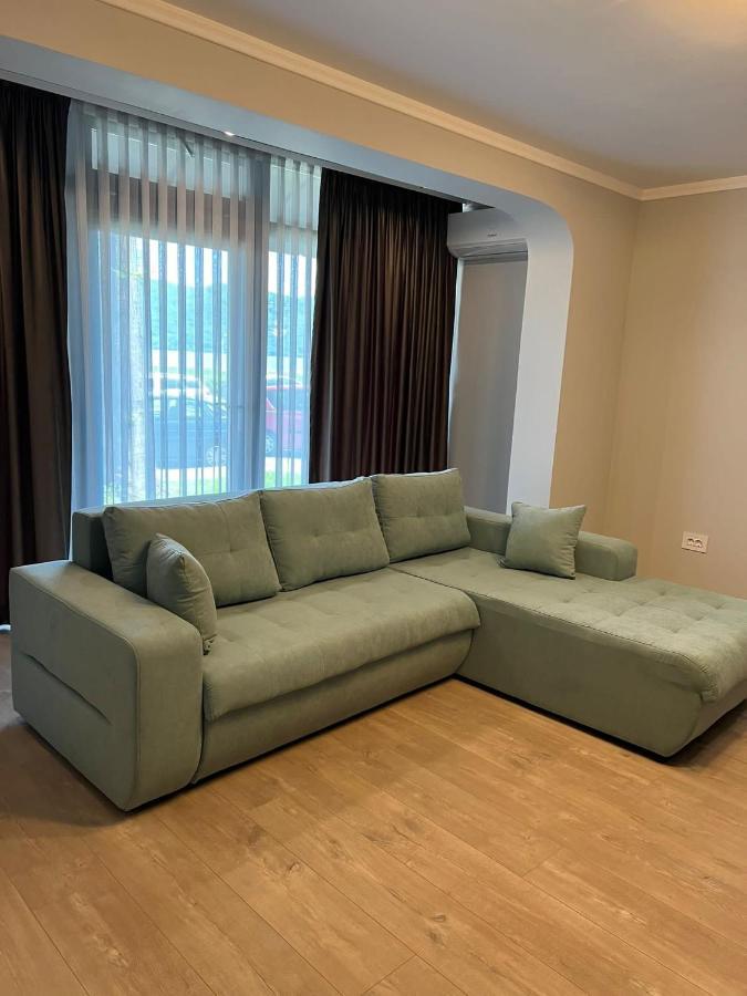 Apart Central Orsova Luaran gambar