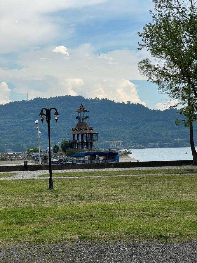 Apart Central Orsova Luaran gambar